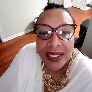 Meet your Posher, Carolyn